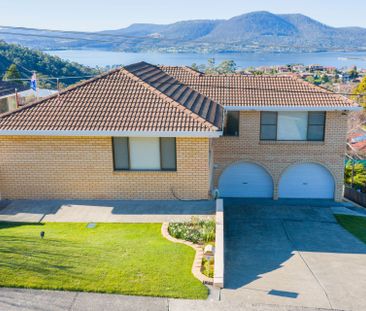 Spacious & Versatile Family Home with Stunning Views - Photo 6