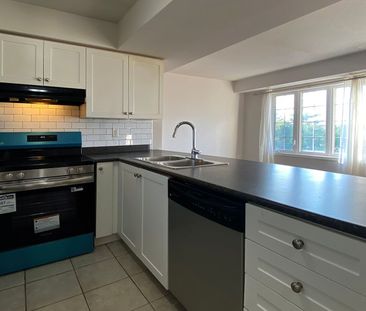 For Lease - 2614 Dashwood Drive Unit# 47, Oakville, Ontario - Photo 4