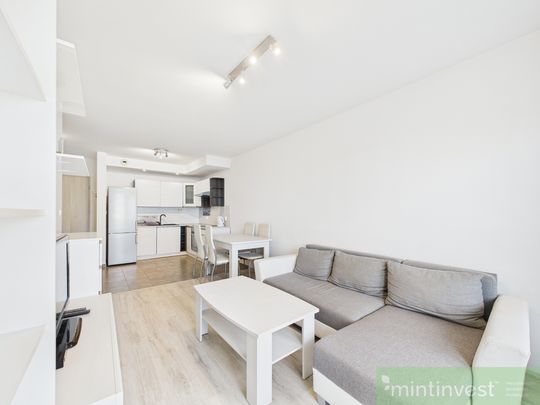 Dwa pokoje z garażem na strzeżonym osiedlu - Zdjęcie 1