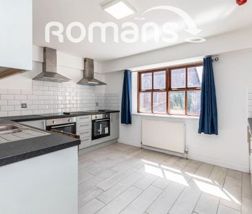 property to rent - Photo 3