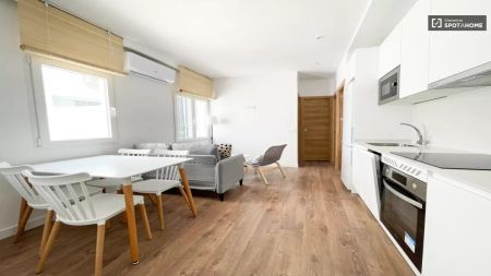 Double bed in Rooms for rent in 4-bedroom apartment in Vista Alegre - Photo 3