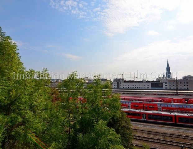 Stilvolle 2-Zimmer-Dachgeschosswohnung mit Münsterblick! - Photo 1