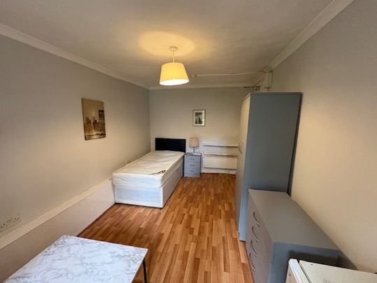 Room in a Shared Flat, Gray Street, G3 - Photo 1
