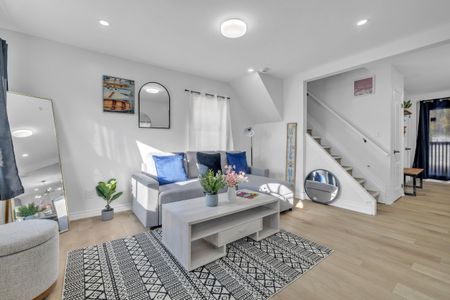 For Lease - 156 Brisbin Street, London East, Ontario - Photo 2