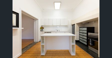 East Fremantle classic home - Photo 4