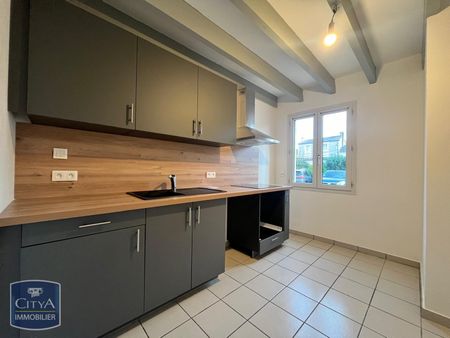 Location Maison 4 pièces 70m² NEUVILLE DE POITOU 86170 - Photo 3