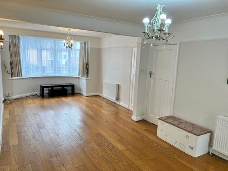 Conway Crescent - Photo 2