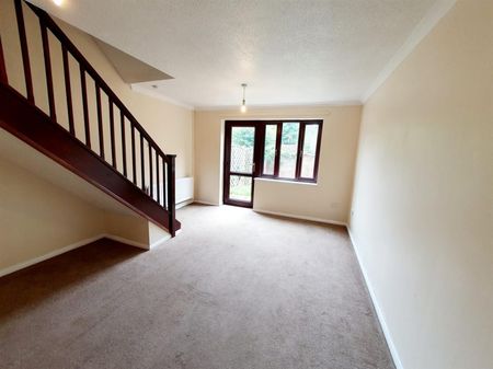 2 Bedroom House to Rent in Arundel Court, Kettering, Northants, NN15 - Photo 2