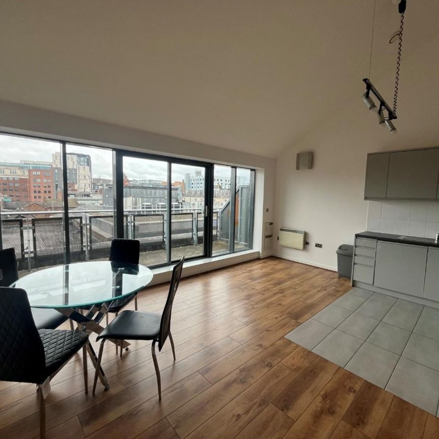 3 bedroom Flat To Let - Photo 1