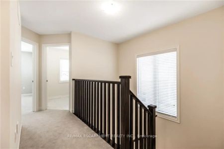 Property For Lease | X9269712 - Photo 2