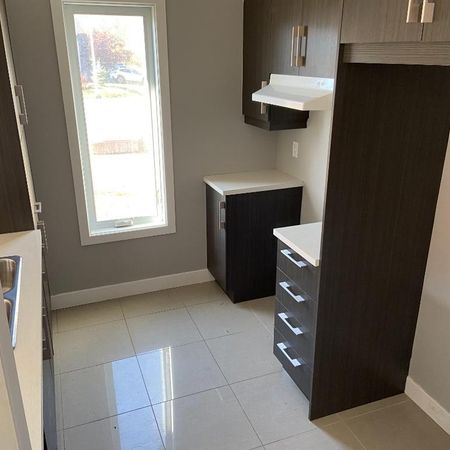 MAISON JUMELÉ À LOUER - rue de la Garonne SOREL-TRACY - Photo 4