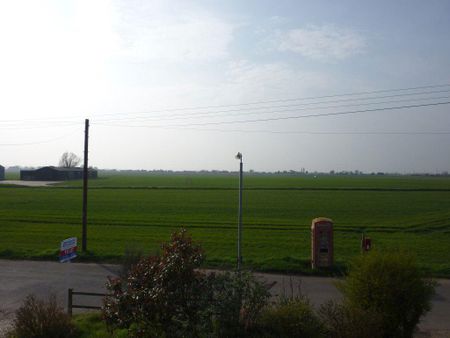 2 bedroom semi-detached house to rent - Photo 5