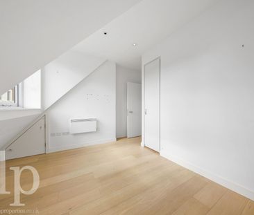 3 Bedroom Flat, Marshall Street, London, Greater London, Soho, W1F - Photo 5
