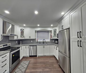 For Lease - 208 Plunkett Road, Toronto, Ontario - Photo 2