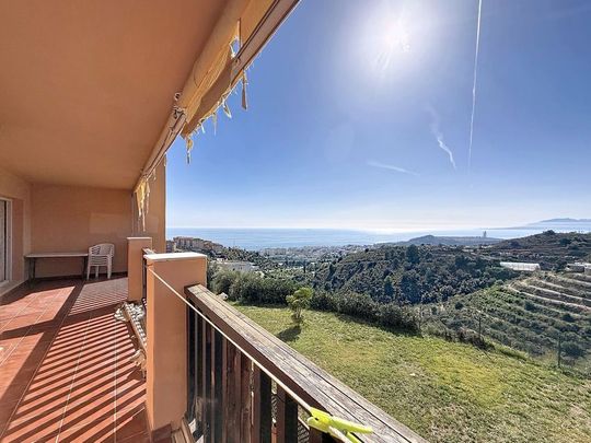 Alquiler de piso en Calle Cariñena - Photo 1