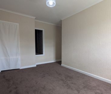 Ibroxholm Oval, Glasgow , G51 2TJ - Photo 2