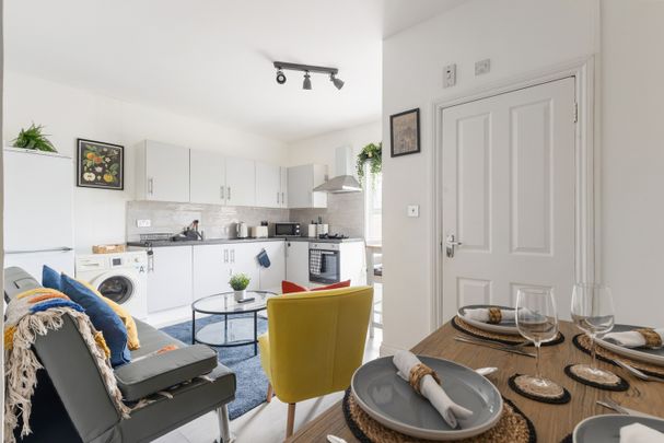 2 Bed Flat, Stoke Place, NW10 - Photo 1