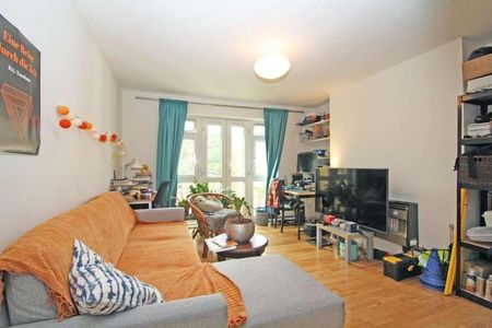 Abbess Close, London, SW2 - Photo 5