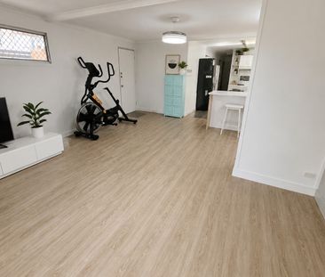 Renovated 4 Air Conditioning 3 Beds Modern Family Living in a Quiet... - Photo 2