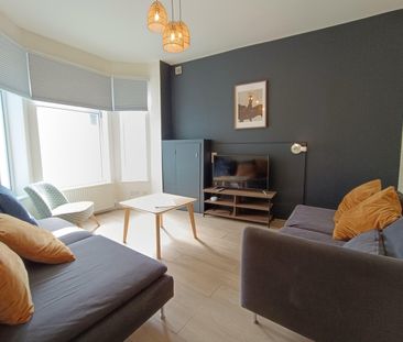 6 Bed End Terrace, Ruskin Avenue, M14 - Photo 1