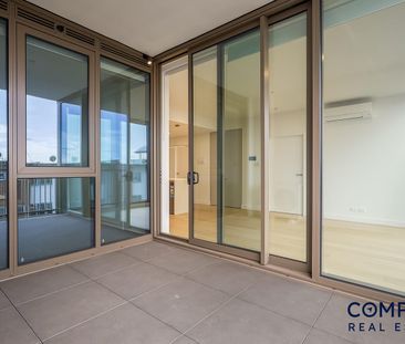 2 Bedroom Apartment With Waterfront Views - Photo 2