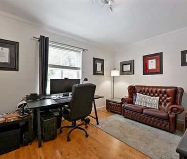 A spacious and impressive town house with ground floor rear extensi... - Photo 1