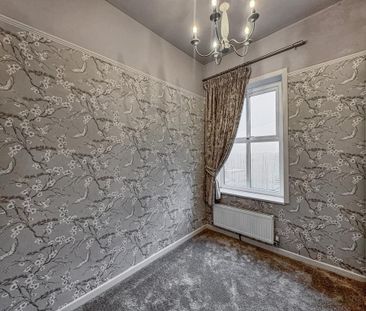 2 bedroom end of terrace house to rent - Photo 4