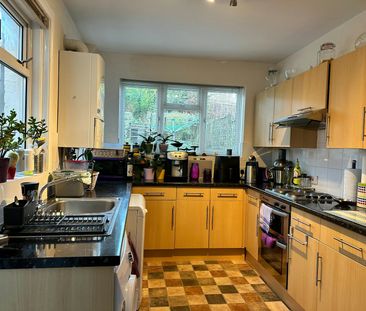 Terraced House to rent on - Photo 6