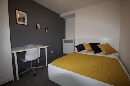 5 Bed Terraced House, Alpha Street, M6 - Photo 3