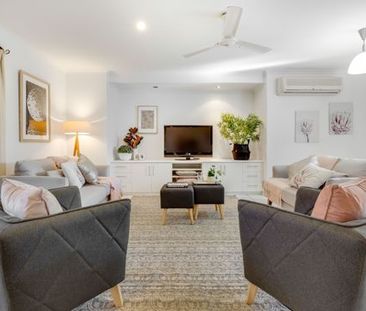 Beautifully presented Home, great location and Shed. - Photo 2