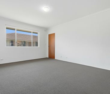 Modern Renovated 2-Bedroom Unit in Quiet Location � Walk to Shops - Photo 4