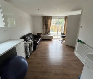 5 Bed Semi-Detached House, Bessborough Road, HA1 - Photo 6