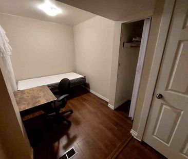 6049 Knight Street apartment — Vancouver, BC (5-Bedroom) - 5 Bedroom - Photo 1