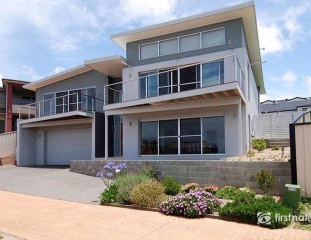 Spacious Family Home with Ocean Views - Photo 1