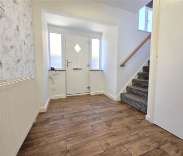 3 bed semi-detached house to rent in Bull Lane, Rayleigh, SS6 - Photo 1