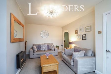 3 bedroom semi-detached house to rent - Photo 2