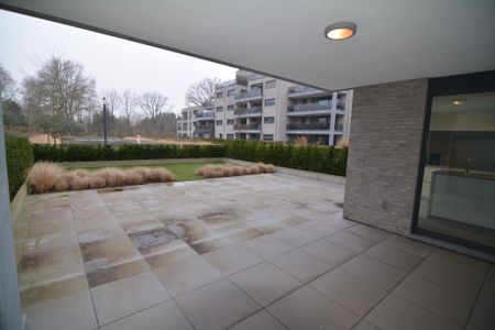 Ruim hedendaags gelijkvloers appartement in het centrum van Lier - Photo 4
