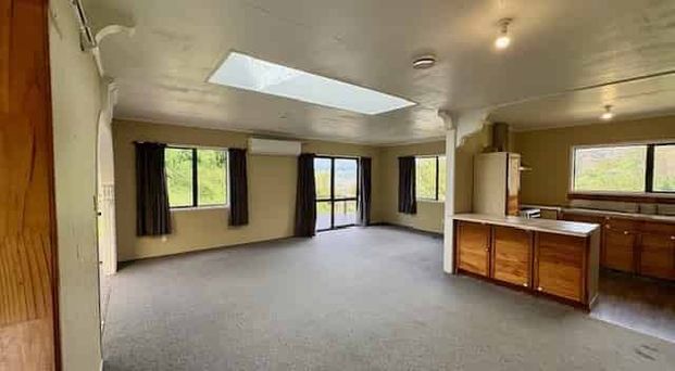 Three Bedroom Family Home - Photo 1