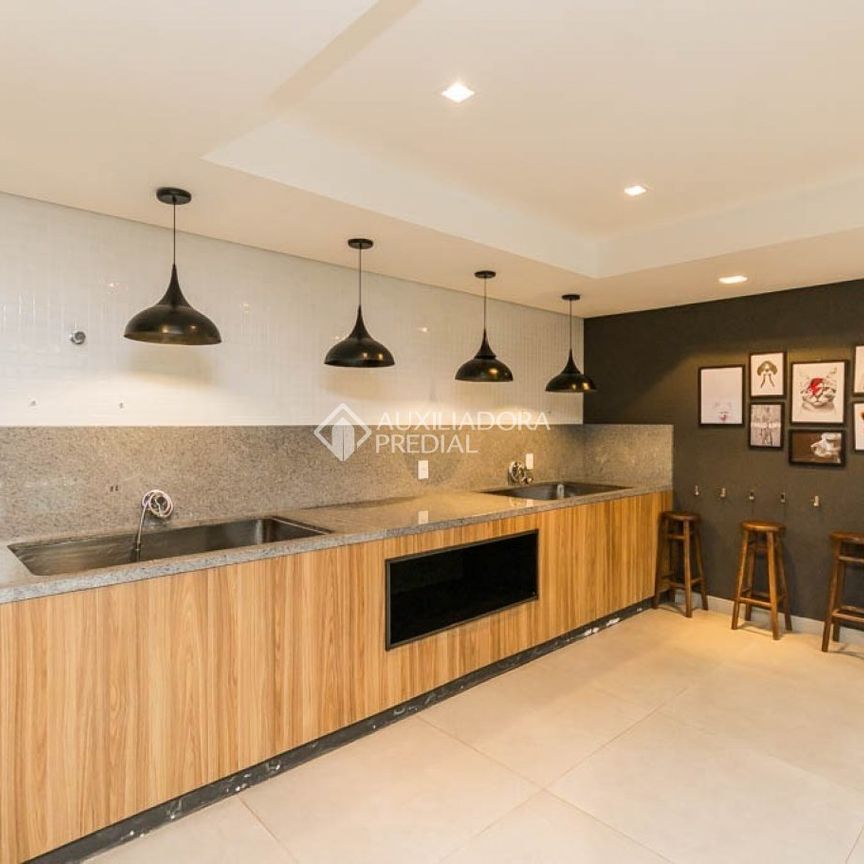 Apartamento com 3 quartos e 75m² para alugar em Farroupilha, Porto Alegre. - Foto 1