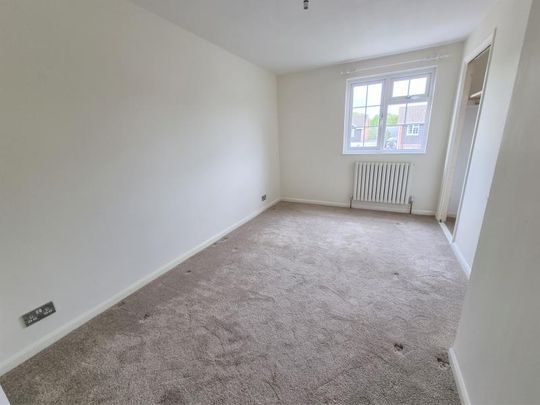 Claydon Road, Woking, Surrey, GU21 - Photo 1