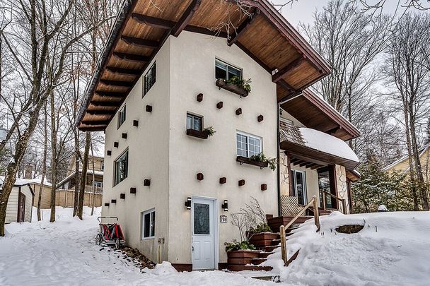 Maison unifamiliale détachée à louer à Saint-Sauveur, Quebec - Photo 1