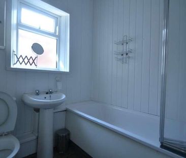 Bed - Ashfield Road, Victoria Park, Manchester, M13 - Photo 2