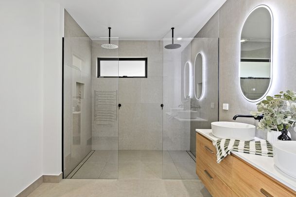 Luxury Living in Lenah Valley - Photo 1