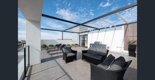 Spacious open-plan apartment - Photo 1