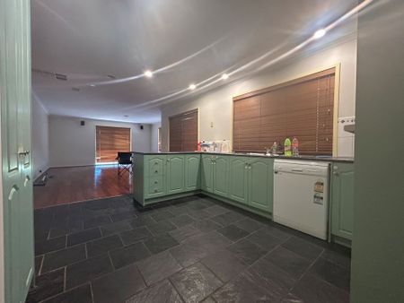 Parkside Living with Space, Comfort & Convenience! - Photo 3