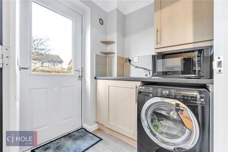 4 bedroom detached house to rent - Photo 4