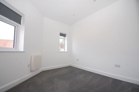 The Broadway, Market Place, Chalfont St. Peter,SL9 - Photo 2