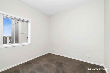 Spacious 3 Bedroom Apartment in the "Vierra" Complex - Photo 2