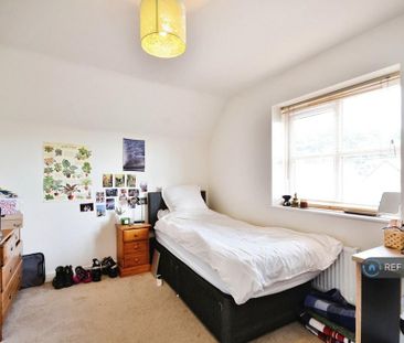 4 bedroom detached house to rent - Photo 4