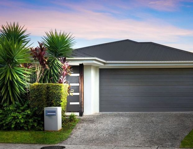 Beautiful 4 bedroom family home - Photo 1